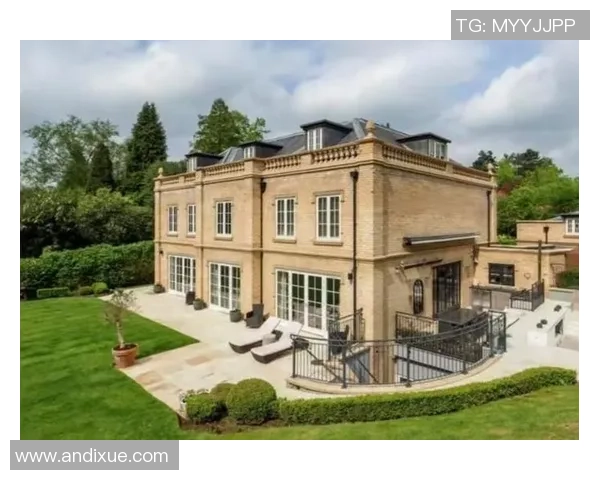 走进足球明星的奢华豪宅探秘他们的生活与梦想